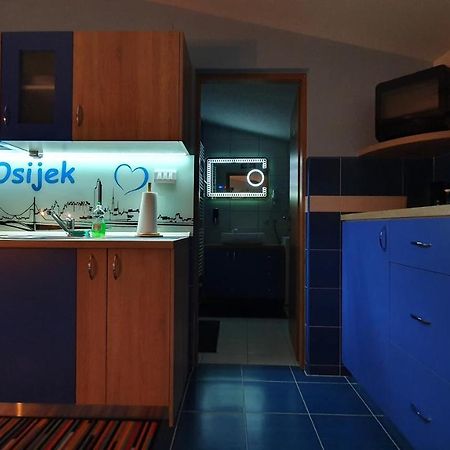 Design Apartments Red Blue 오시예크 외부 사진